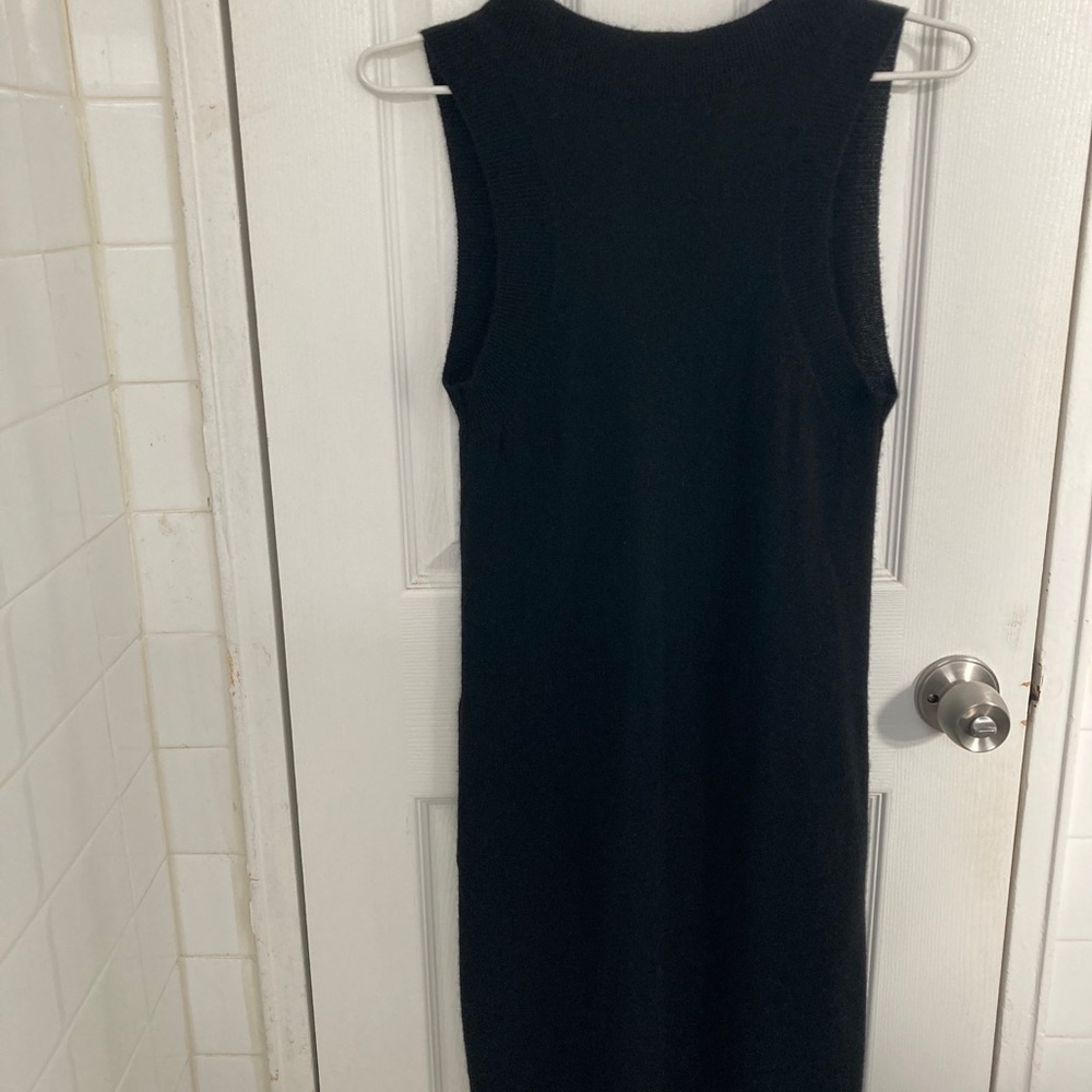 Uluru Midi Cashmere Dress . Pockets on two sides. - Picture 2 of 3